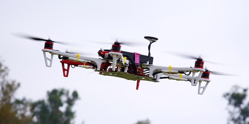 Pilotar drones se hace accesible a personas con discapacidad
