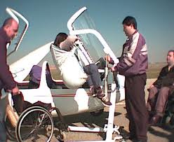 Oca�a, escuela de vuelo sin motor para personas con discapacidad