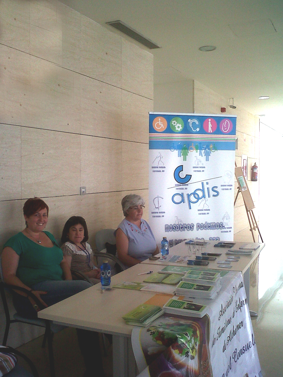Apdis participa en las mesas informativas del Hospital de Utrera